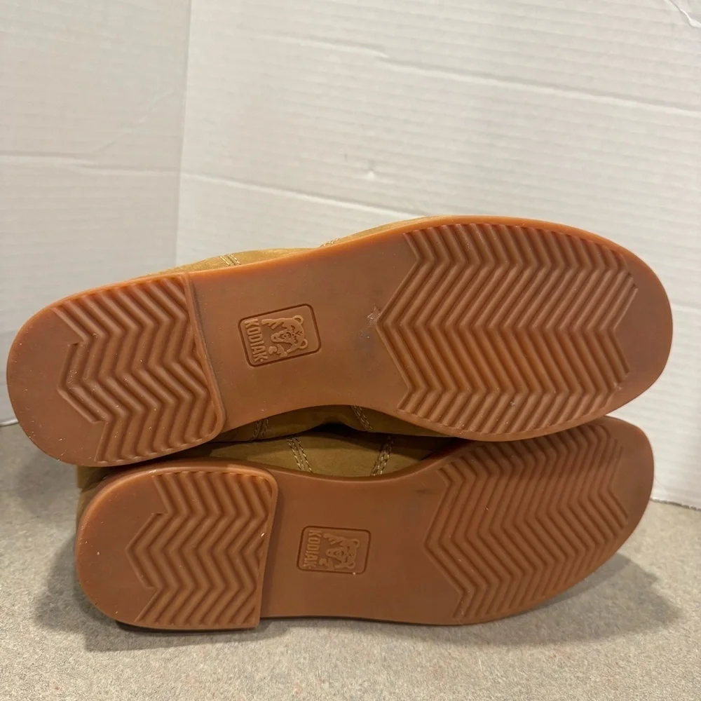 Kodiak Women’s Chelsea Low-Rider Tan Suede Ankle Boots